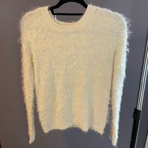 Women’s apt. 9 fuzzy sweater size: S